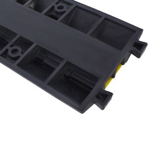 Protège-câbles modulaire en caoutchouc à 2 canaux, capacité de charge de 11 000 lb, rampe de protection pour fils et cordons - Product Image 6