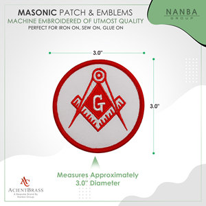 Le patch brodé présente le symbole maçonnique du carré et des compas en rouge et blanc. - Product Image 3