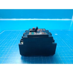 Interruptor Diferencial Fuji EG32F 20A Usado Como Está, Piezas de Equipos Semiconductores de Época - Product Image 5
