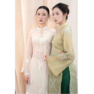 Robe Ao Dai en soie pour femmes vietnamiennes KAD32 avec fleurs de chrysanthème brodées - Design fluide et élégant - Product Image 1