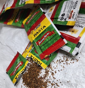 ม้วนสีเขียวฝอยละเอียดสมุนไพรของคุณเองผสมสมุนไพรสีเขียวสมุนไพรผ่อนคลายความฝันสมุนไพรแคทนิปดาเมียนาผสมสมุนไพรธรรมชาติจำนวนมาก - Product Image 4