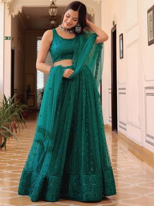 Robe de demoiselle d'honneur en tulle vert émeraude avec haut court perlé et jupe longue en A sans manches, col rond, style classique - Product Image 4