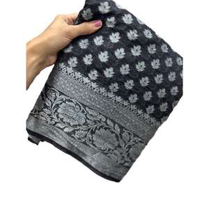 ATTRACTIVE ORGANZA ARGENT TISSANT JACQUARD BORDER TRAVAIL SAREE AVEC BLOUSE INCOUSÉE NOIR - Product Image 1