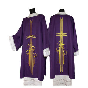 เสื้อคลุมพระสงฆ์แบบยาวปานกลาง ปักลายสีตัดกัน แขนยาว แต่งลูกไม้ พร้อมเครื่องประดับเสื้อผ้าอื่นๆ - Product Image 2