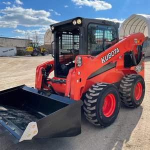 รถตักล้อยางดีเซล Kubota SSV75 อุปกรณ์ก่อสร้างขนาดกะทัดรัดพร้อมเครื่องยนต์ทรงพลังและระบบถังที่ทนทาน คุณภาพระดับพรีเมียมจากโรงงาน! - Product Image 1