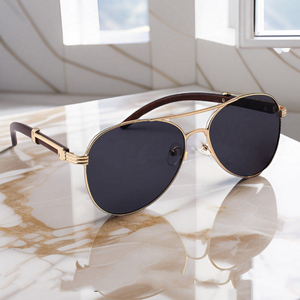 Lunettes de soleil de luxe pour homme et femme, style vintage, monture en métal doré sans bordure, verres dégradés, style aviateur - Product Image 1