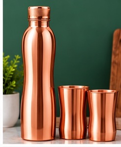 Botella de agua moderna de cobre martillado con tapa y dos tazas, juego de bebidas ayurvédicas de estilo vintage - Product Image 3