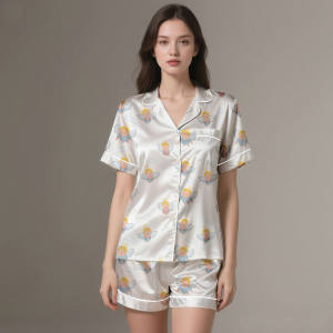 Ensemble de pyjama en soie satinée pour femmes de haute qualité, toucher doux, léger, vêtements de nuit OEM - Product Image 3