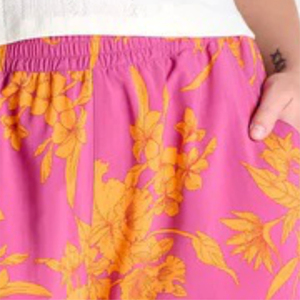 Women's Mid Waist Floral Printed Shorts With Pockets <b>Elastic</b> Waist Casual Style Breathable Knitted Cotton - Product Image 4