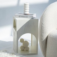 Table d'appoint blanche peinte Vandana Sierra Novara, design minimaliste moderne