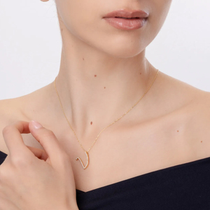 Collar con Colgante de Letra V en Oro Amarillo y Diamantes, Corte Brillante Redondo, Minimalista, Cadena de Caja para Mujer, Uso Diario - Product Image 3