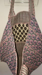 Sac fourre-tout en coton matelassé gris bohème avec imprimé floral, style bohème, sac à main décontracté d'été avec fermeture éclair pour femmes - Product Image 3