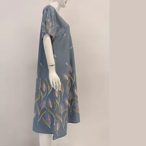 Robe de soirée/formelle simple et modeste pour femmes par Chrysanta, 100% rayonne, sans manches, longueur au sol - Product Image 4