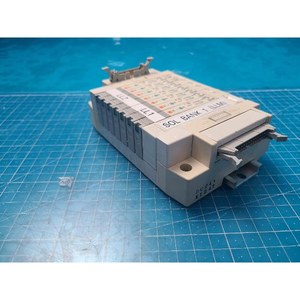 Ensemble de distributeurs électromagnétiques SMC SZ3A60K-5LOZ-C4-X31+SZ3260K-5LOZ-C4-X31+SZ3260K-5NLOZ-C4-X31+SZ3260K-5NLOZ-C6-X31 Pneumatique - Product Image 1