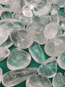 Piedra de Cuarzo Transparente Natural de Primera Calidad, Pulida, Cristal Curativo Maestro para Amplificar la Energía y la Claridad Mental - Product Image 3