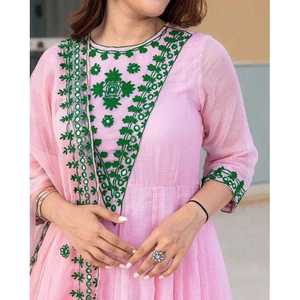 Ensemble de costume Anarkali brodé rose poudré Aayna Clothing, taille TD-Size XS [34] - Product Image 1