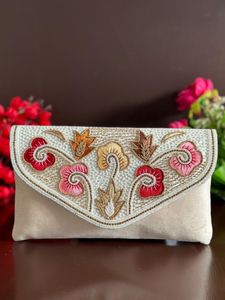 กระเป๋าคลัทช์งานปักคริสตัลเพชรประดับมุกสำหรับงานเลี้ยงงานแต่งงาน ทำมืออย่างดี - Product Image 2