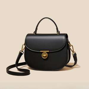 Bolso de mano tipo media luna de cuero genuino con cierre de solapa y decoración de cierre para mujer, estilo clásico para uso diario. - Product Image 6