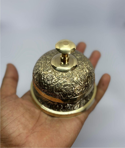 Cloche de service en laiton doré antique à motif floral, cloche à bouton-pression gravée, cloche de réception vintage pour hôtel, cloche de comptoir de restaurant, cloche de table - Product Image 1