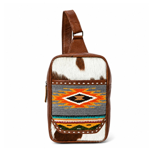 Bolso Bandolera de Cuero Genuino con Pelo de Vaca Estilo Western, Bolso Cruzado Boho Azteca, Manta de Silla de Montar, Bolso de Pecho para Viaje Hecho a Mano Estilo Western - Product Image 1