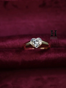 Anillo de Compromiso con Diamante Cultivado en Laboratorio con Corte Corazón, Certificado por IGI, Oro Amarillo de 14K, Anillo Solitario con Engaste de Bisel para Mujer, Joyería Personalizada - Product Image 4