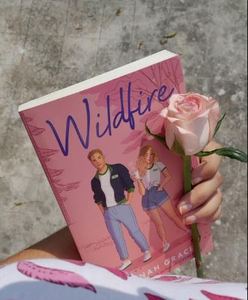 หนังสือไฟป่าไหม้ ฉบับปกอ่อน โดย ฮันนาห์ เกรซ นิยายรักโรแมนติก หนังสือภาษาอังกฤษ - Product Image 2
