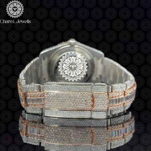 Reloj de Lujo Charm_Jewells, Dorado, 45mm, Redondo, Analógico, de Cuarzo, para Hombre, con Esfera de Cristal de Zafiro y Bisel de Diamantes - Product Image 2