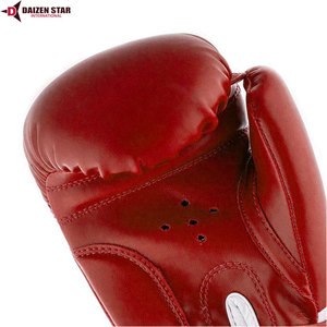 Gants de boxe en cuir PU rouge à lacets avec sangle de poignet réglable pour adultes – Équipement d'entraînement respirant - Product Image 3