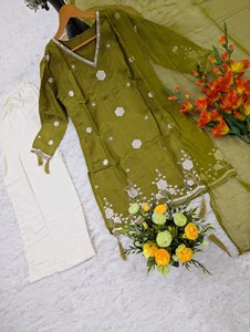 Ensemble Kurta en Soie Viscose Pure pour Femme avec Dupatta Kavita 2, Tissu Supérieur en Soie Viscose Pure - Product Image 6