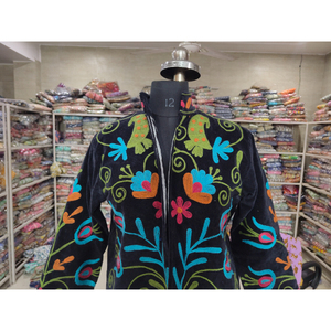 Veste en velours brodée à la main pour femme, manches longues, fermeture éclair, style ethnique automnal, cadeau pour elle - Product Image 4