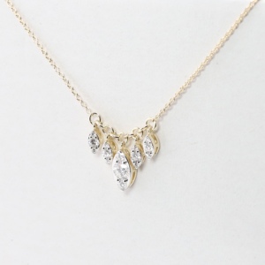 Collier Pendentif Groupe de Marquises en Or, Diamant de Laboratoire Classique, Franges Chevron Superposées, Bijoux Fins pour Femme, Vente en Gros, Cadeau de Luxe - Product Image 4
