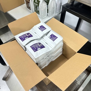 Café en Bolsa Premium Dulce de 70% Robusta y 30% Arábica, Tueste Medio, Portátil, para Preparación en Frío o Caliente, Venta al por Mayor, Paquete de 1Kg, Directo de Fábrica - Product Image 5