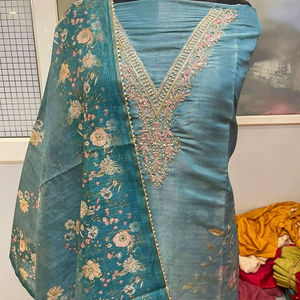 100% bonne qualité tissu Designer brodé à la main non cousu costumes vêtements indiens et pakistanais - Product Image 1