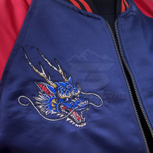 Veste Sukajan décontractée haut de gamme pour hommes, tissu satiné léger avec un design brodé tendance - Product Image 6