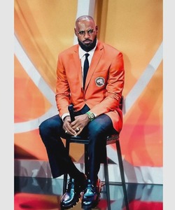Men's Burnt Orange British Style <b>Blazer</b> Single Breasted Notched Collar Applique Logo Front Anti-Wrinkle Suit Jacket - Product Image 4
