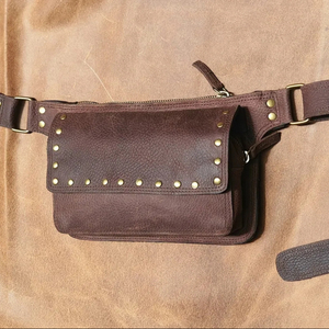 Riñonera de Moda, Riñonera de Cuero Elegante, Riñonera Ligera Personalizada para Viajes y Senderismo, Riñonera de Estilo Sostenible - Product Image 1