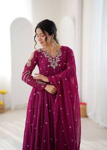 Ensemble Anarkali Salwar Kameez en Faux Georgette Gaufré avec Dupatta Longue, Séchage Rapide, Coupe Classique, Tenue Ethnique pour Femme pour Mariage - Product Image 3