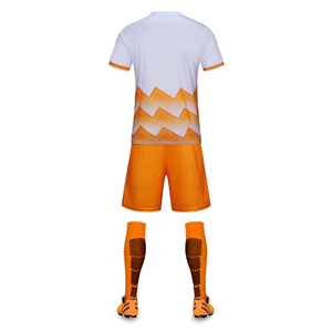 Ensemble de maillots de football en polyester respirant de haute qualité, nouveau design, séchage rapide, personnalisable avec logo et nom du club, pour unisexe - Product Image 3