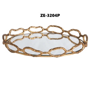 Plateau rond décoratif en métal artisanal plaqué argent avec motif vertical, design moderne, vente en gros - Product Image 5