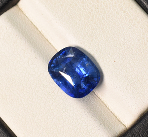 พลอยไพลินสีน้ำเงินธรรมชาติ: 4.30 กะรัต ทรงคุชชั่น 10X7X5.8 มม. - Product Image 5