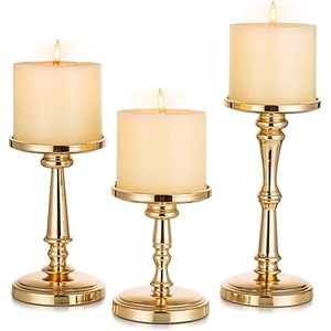 Le porte-bougie en métal glamour reste un bel symbole de chaleur, d'élégance et d'un style raffiné pour la maison. - Product Image 6