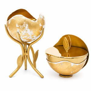 Brûleur d'encens arabe de luxe en laiton martelé, Mubkhar en métal doré à fossettes en forme de sablier avec accent en bois de noyer pour la décoration intérieure - Product Image 5