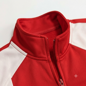 Conjunto Deportivo Personalizado para Hombre en Rojo y Blanco, Chaqueta con Cierre y Cuello Alto, Pantalones Cortos, Tejido Transpirable de Poliéster - Product Image 6
