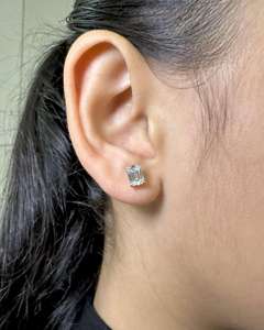 Boucles d'oreilles solitaires en diamant de laboratoire taille émeraude Prestige, or 18 carats, bijoux de luxe, diamant certifié, pour mariée - Product Image 4
