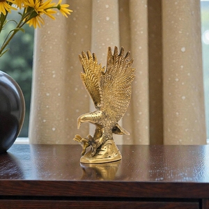 Statuette d'aigle en laiton antique de qualité supérieure, pièce décorative d'appoint pour cadeaux de pendaison de crémaillère, présentoirs d'élite et étagères - Product Image 1