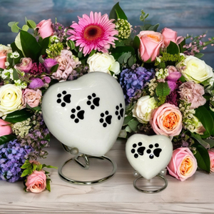 Urna de cremación de aluminio en forma de corazón de diseño de BTC India Estampado colorido para cenizas para mascotas - Product Image 1