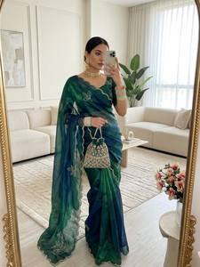 Sari en satin de soie Space Silk avec travail Khatli fait main et Butta en Cut Dana sur le Pallu et Butti sur tout le sari avec motif Cut Dana Arco - Product Image 1