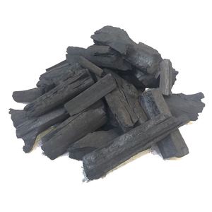 Carbón vegetal natural seleccionado en trozos, listo para exportación, empaquetado en bolsas duraderas con alto contenido de carbono para compradores de combustible a granel. - Product Image 3