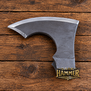 Hache tactique à dos plat en acier à haute teneur en carbone, forgée à la main, avec manche en bois sculpté, artisanat métallique - Product Image 2
