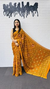 Sari de Algodón y Seda de Alta Calidad con Diseño Súper Popular, Elegante Trabajo de Espejo y Bordado Aari, Longitud 5.5 Metros - Product Image 4